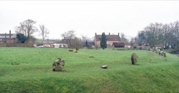Avebury,-stone-circle,-henge,-megalith,-Neolithic,-UNESCO-World-Heritage-Site,-Wiltshire,-England,-prehistoric-monument,-sarsen-stone,-archaeology,-Stonehenge,-Early-Bronze-Age,-ceremonial-site,-ritual-landscape,-Alexander-Keiller,-National-Trust,-ancient-monument,-archaeological-site,-Neolithic-Britain,-sacred-landscape,-prehistoric-astronomy,-ancient-Britain,-heritage-site,-Kaleidos,-Kaleidos-images,-La-parole-à-limage,-Tarek-Charara